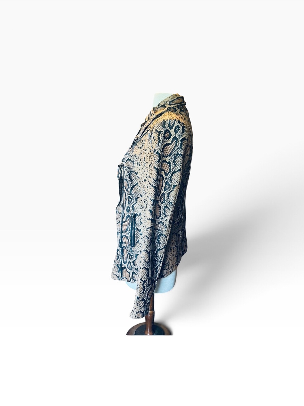 VENUS Beige and Black Snake Print Open-Front Blazer - Picture 2 of 9